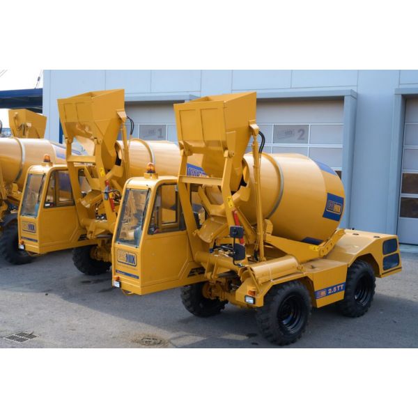 Auto-bétonnière Carmix 2,5 TT